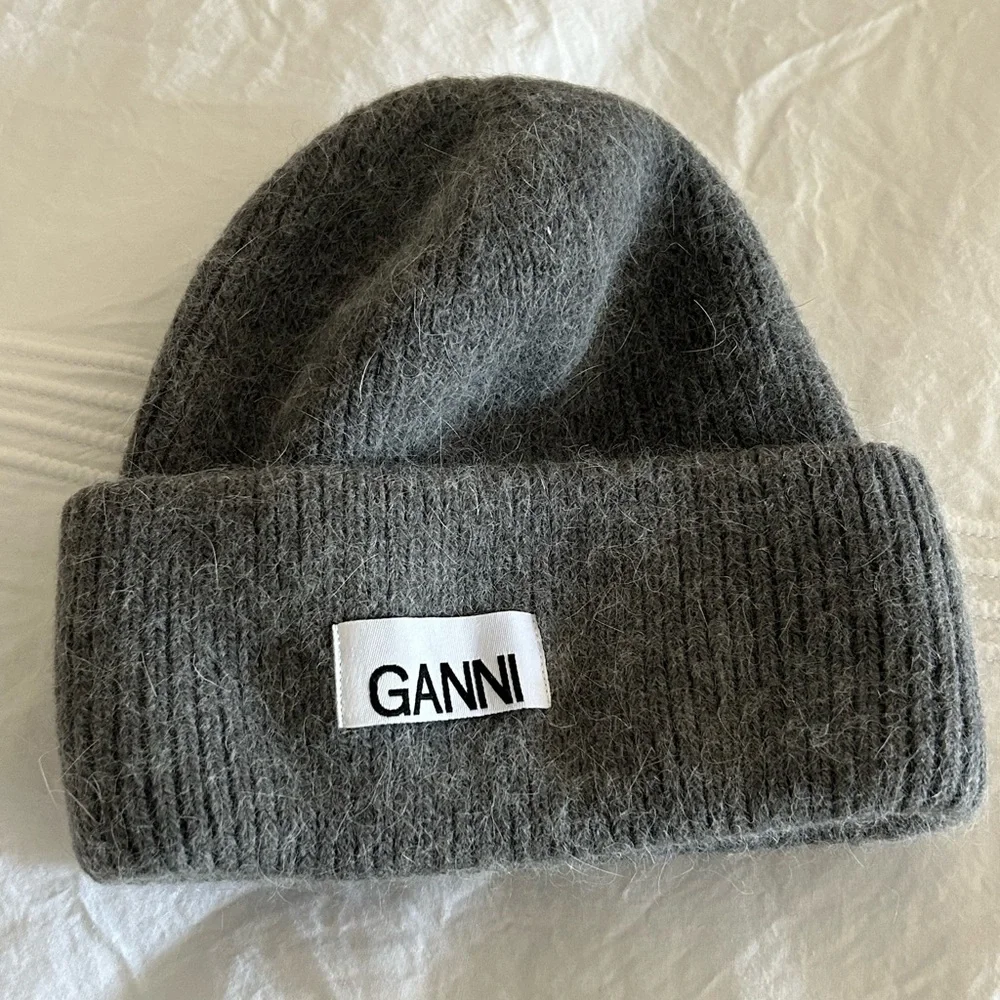 New GANNI gray beanie